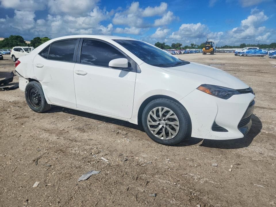 2019 TOYOTA COROLLA LE 4