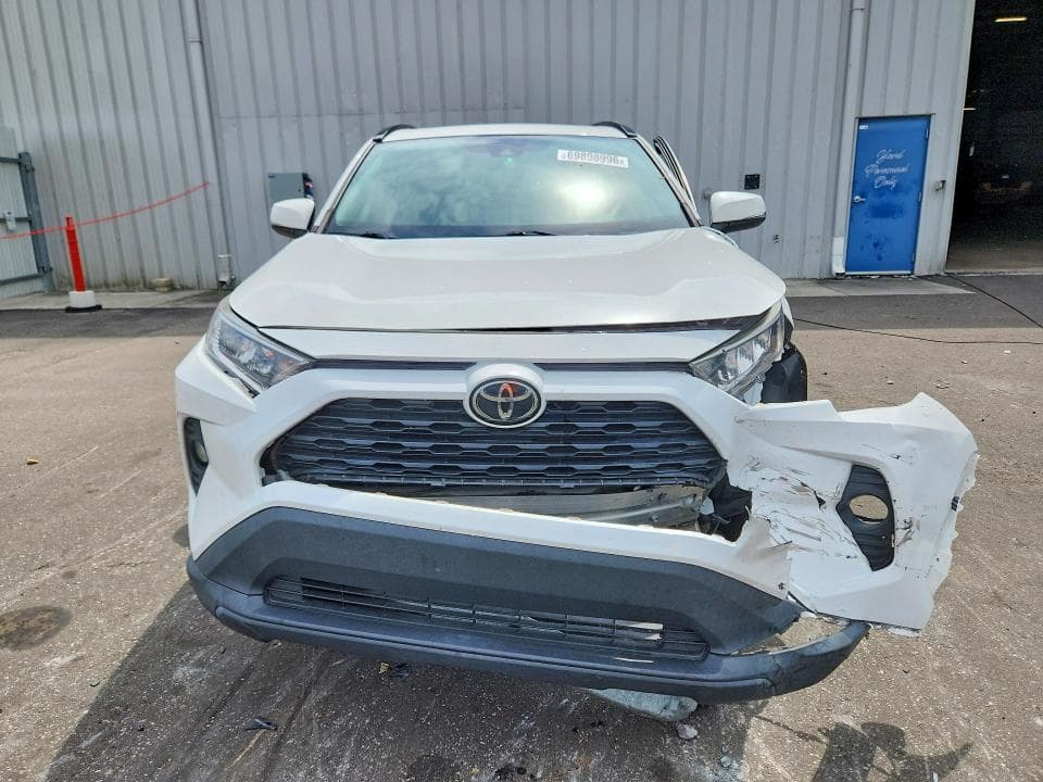 2021 TOYOTA RAV4 XLE 5