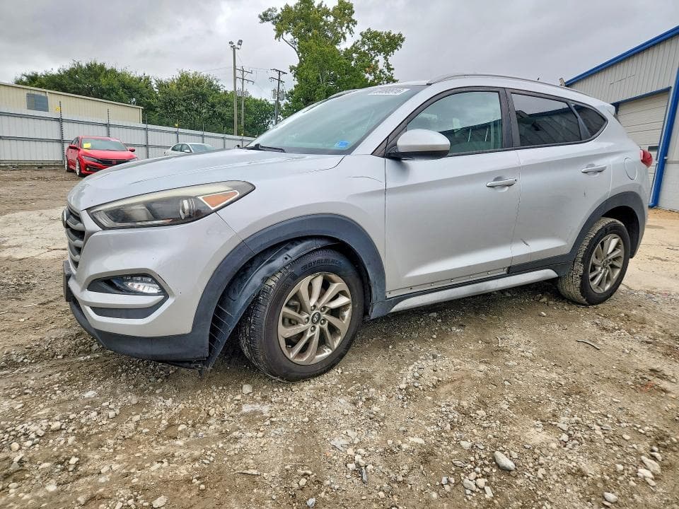 2017 HYUNDAI TUCSON SE - 1