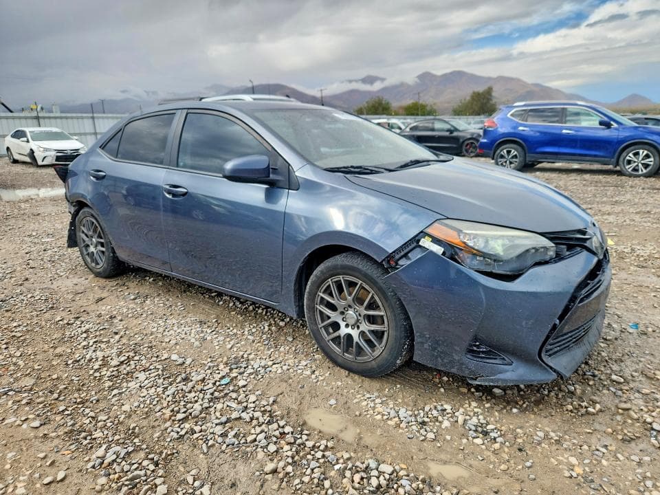 2017 TOYOTA COROLLA LE 4