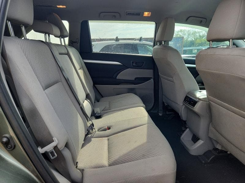 2019 TOYOTA HIGHLANDER LE 11