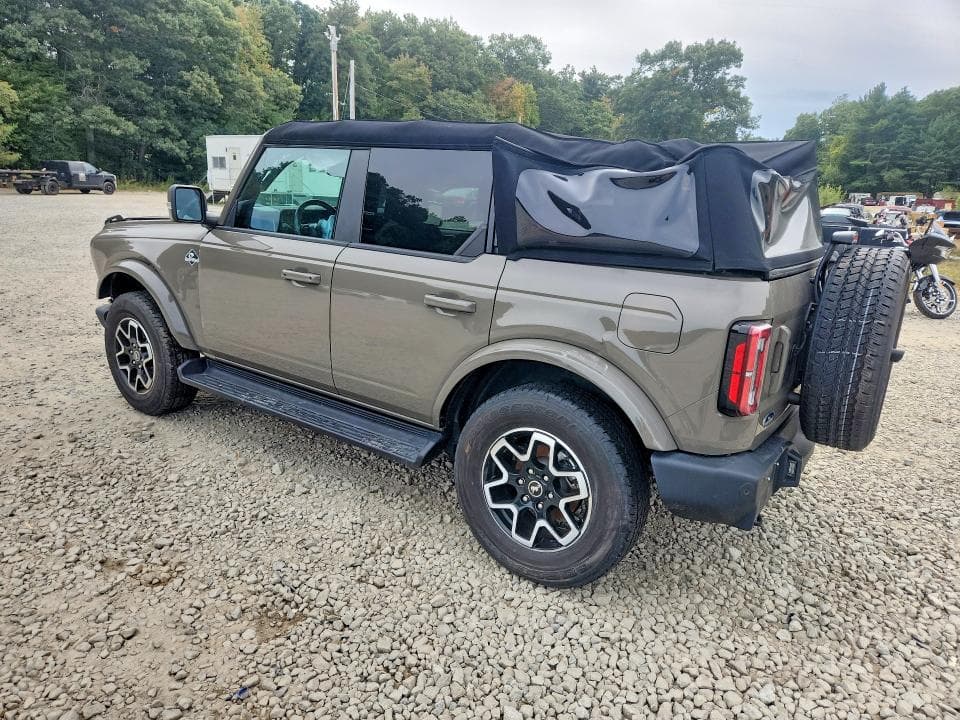 2025 FORD BRONCO OUTER BANKS 2