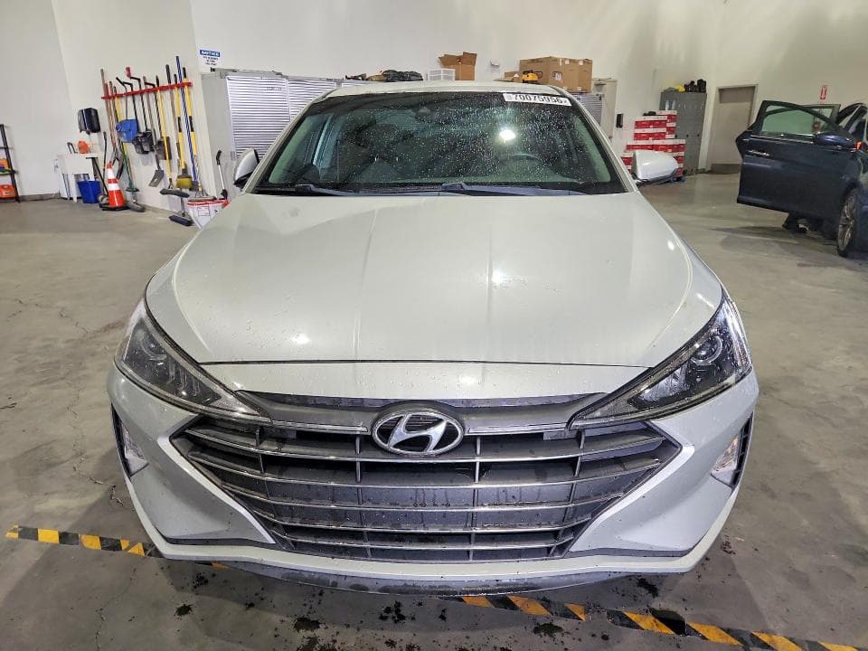 2020 HYUNDAI ELANTRA SE 5