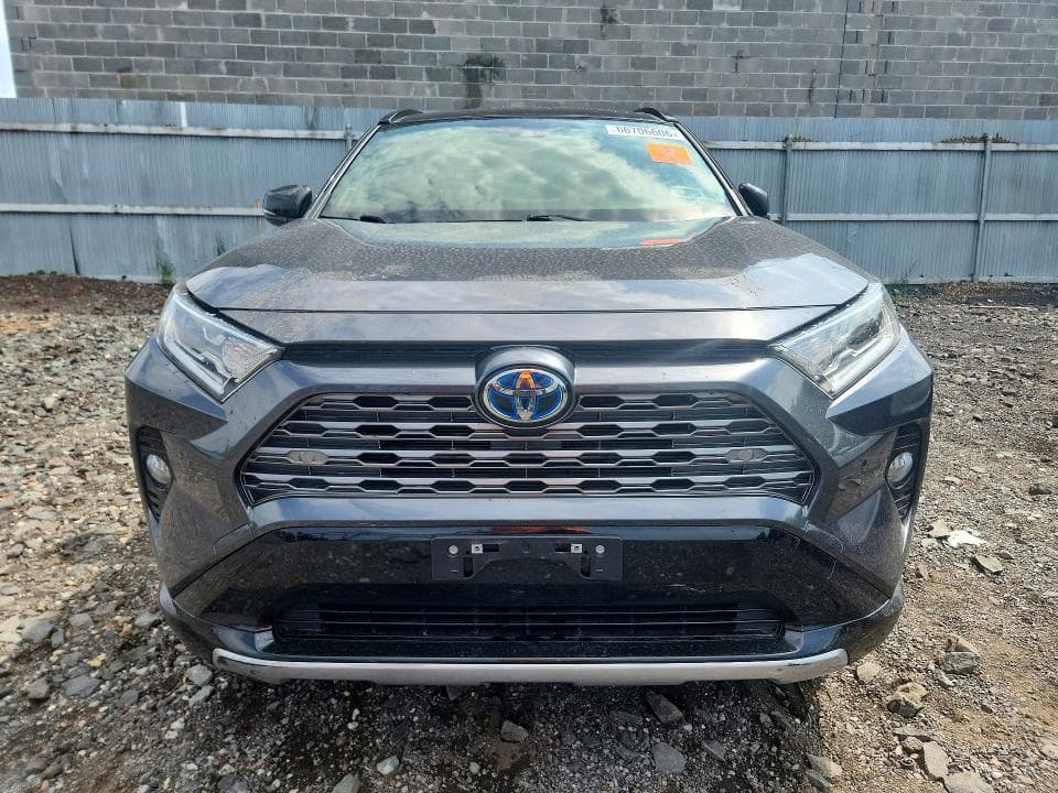 2020 TOYOTA RAV4 XSE 5