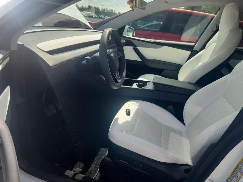 2026 TESLA MODEL Y 7