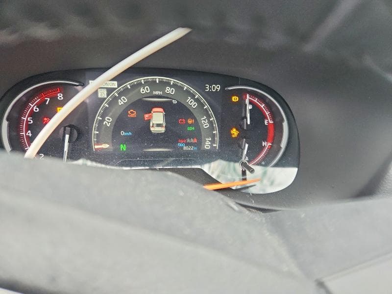 2025 TOYOTA RAV4 XLE PREMIUM 9