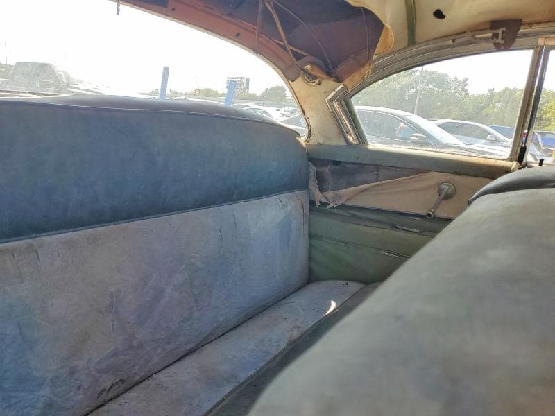 1953 PONTIAC COUPE 10