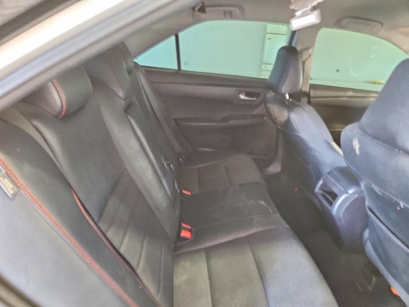 2017 TOYOTA CAMRY SE 10