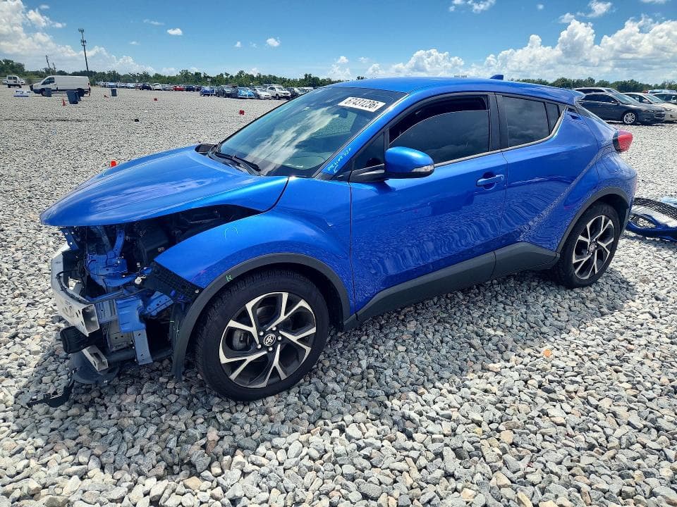 2020 TOYOTA C-HR XLE - 1