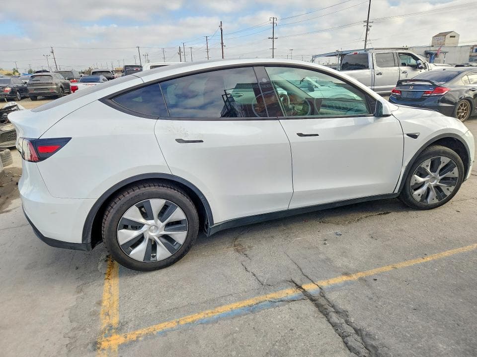 2024 TESLA MODEL Y 3