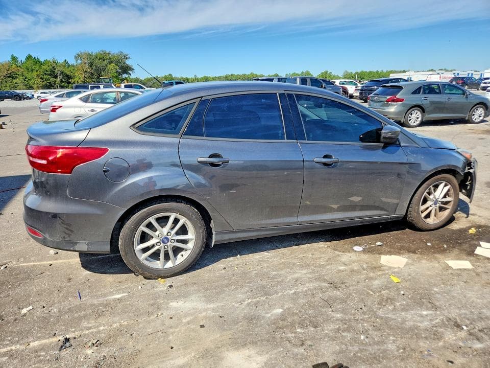 2017 FORD FOCUS SE 3