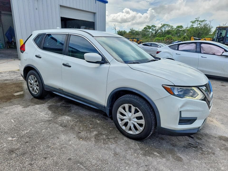 2017 NISSAN ROGUE S 4