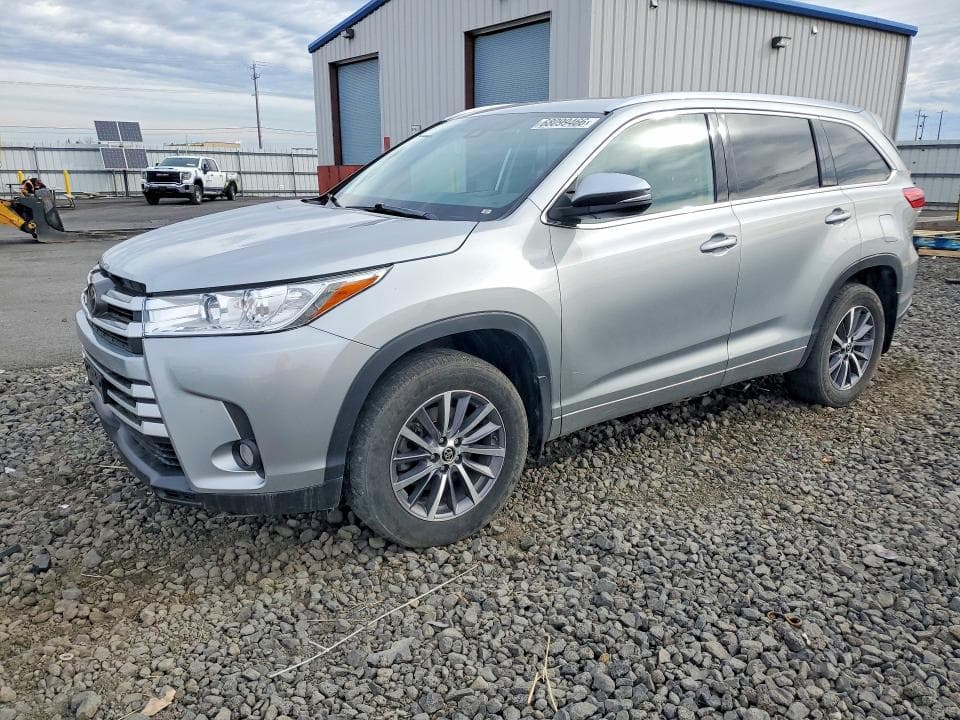 2018 TOYOTA HIGHLANDER XLE - 1