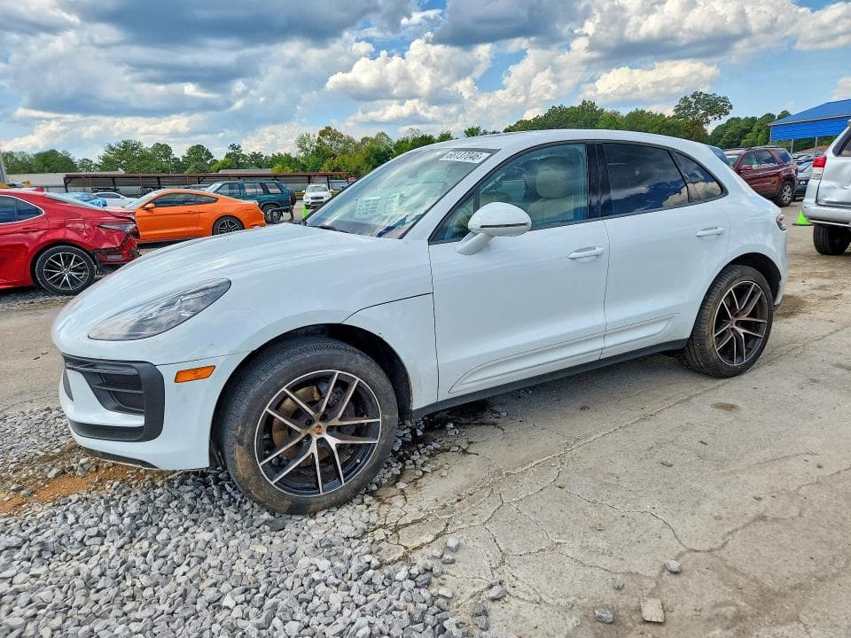 2023 PORSCHE MACAN BASE - 1