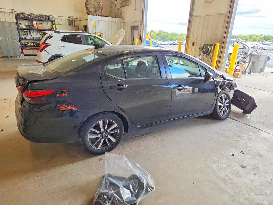 2021 NISSAN VERSA SV 3