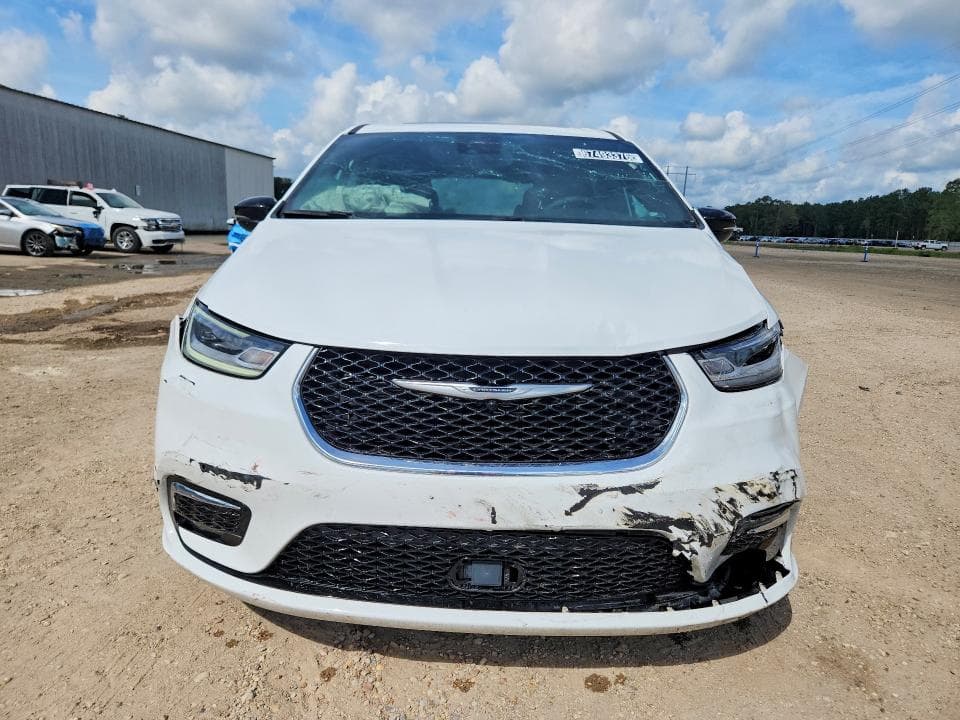 2026 CHRYSLER PACIFICA LIMITED 5