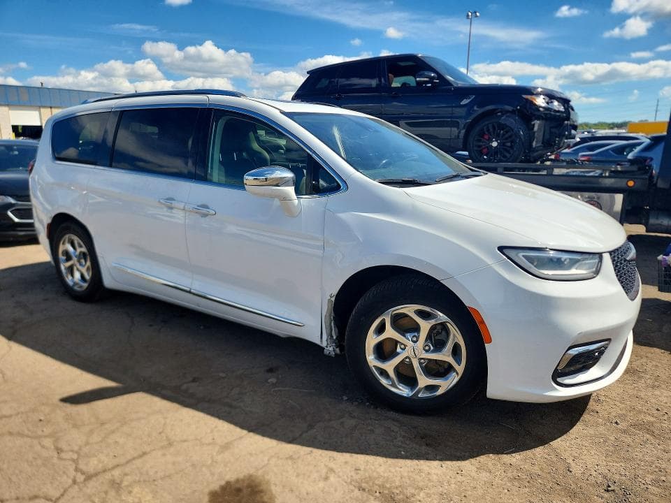 2021 CHRYSLER PACIFICA HYBRID LIMITED 4