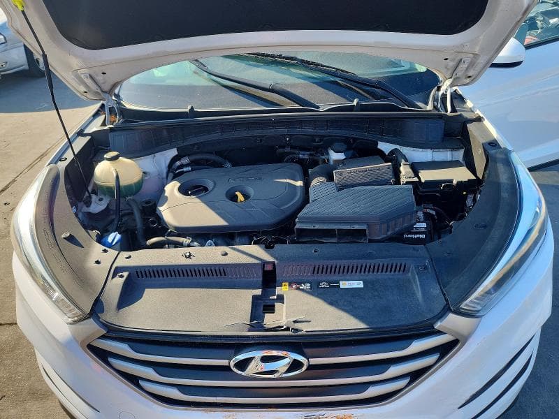 2017 HYUNDAI TUCSON SE 12