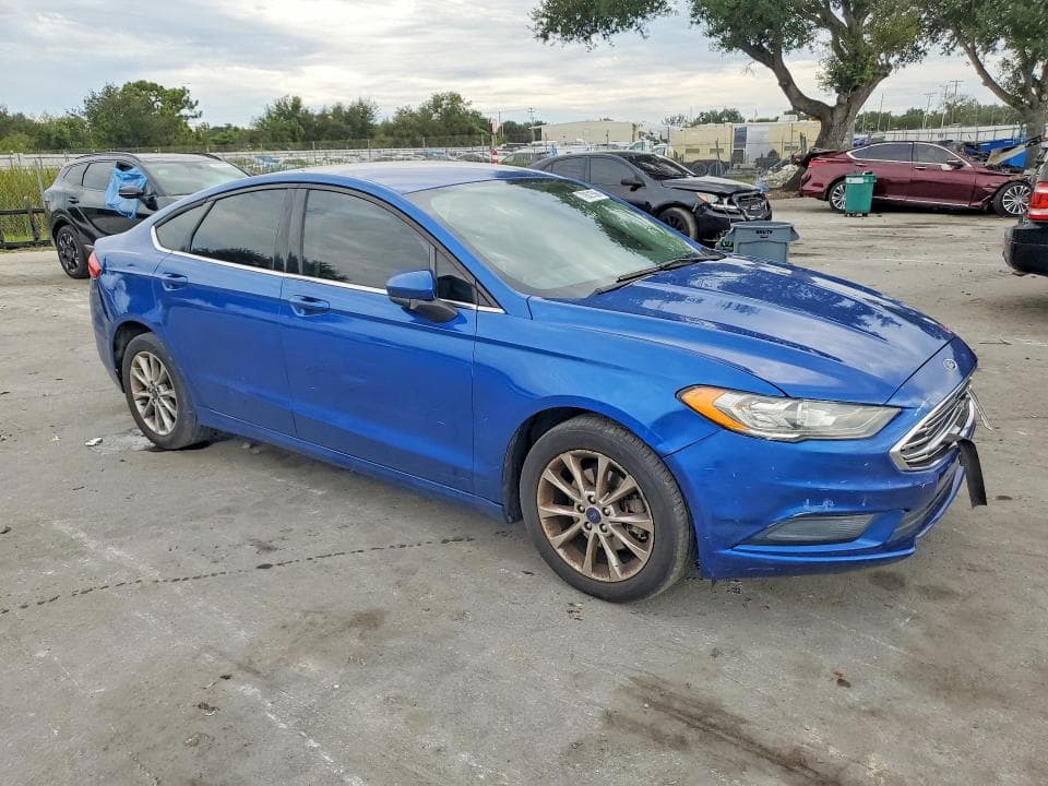 2017 FORD FUSION SE 4