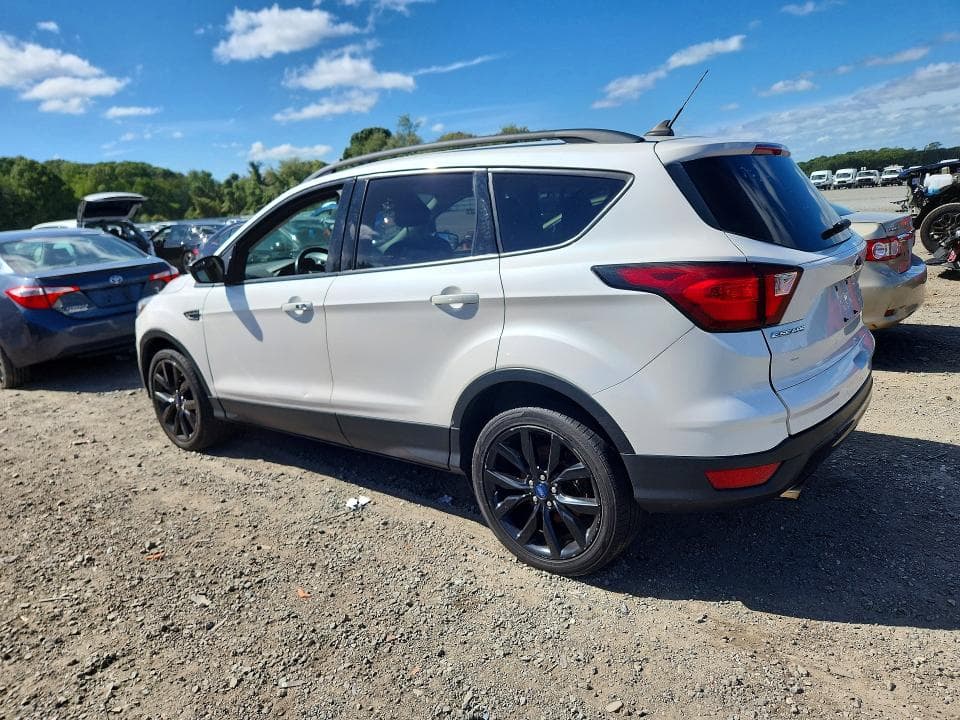 2019 FORD ESCAPE SE 2