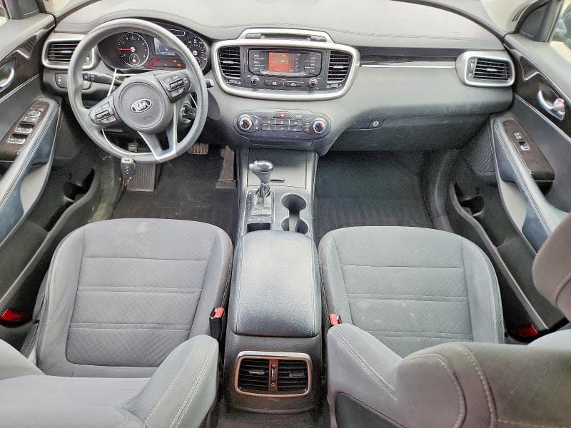 2017 KIA SORENTO LX V6 8