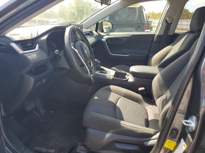 2019 TOYOTA RAV4 LE 7
