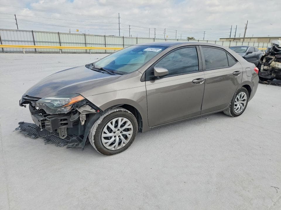 2018 TOYOTA COROLLA LE - 1