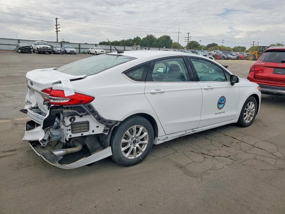 2018 FORD FUSION S 3