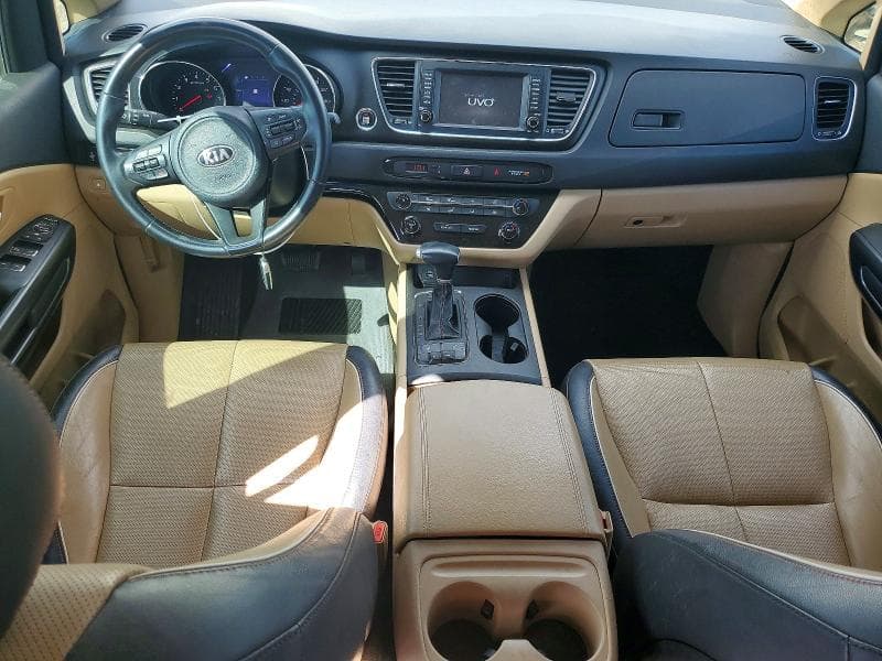 2017 KIA SEDONA LX 8
