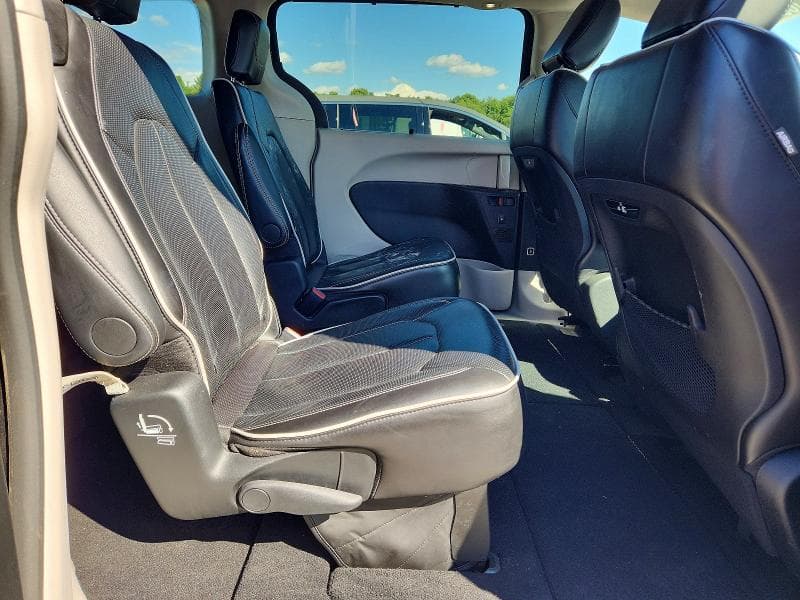 2024 CHRYSLER PACIFICA LIMITED 11