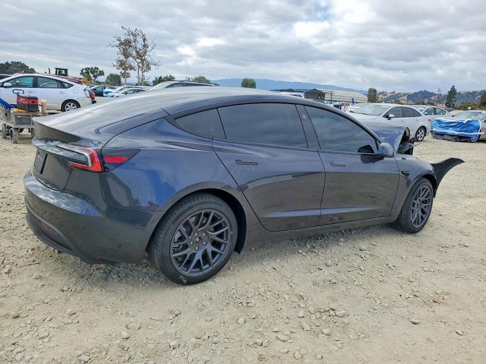 2026 TESLA MODEL 3 3
