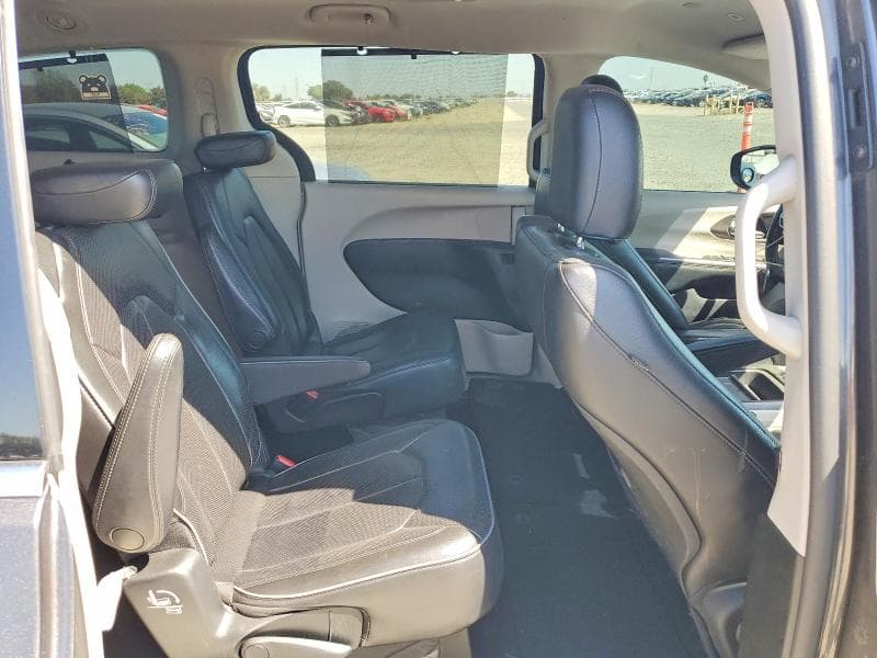 2019 CHRYSLER PACIFICA TOURING L 11