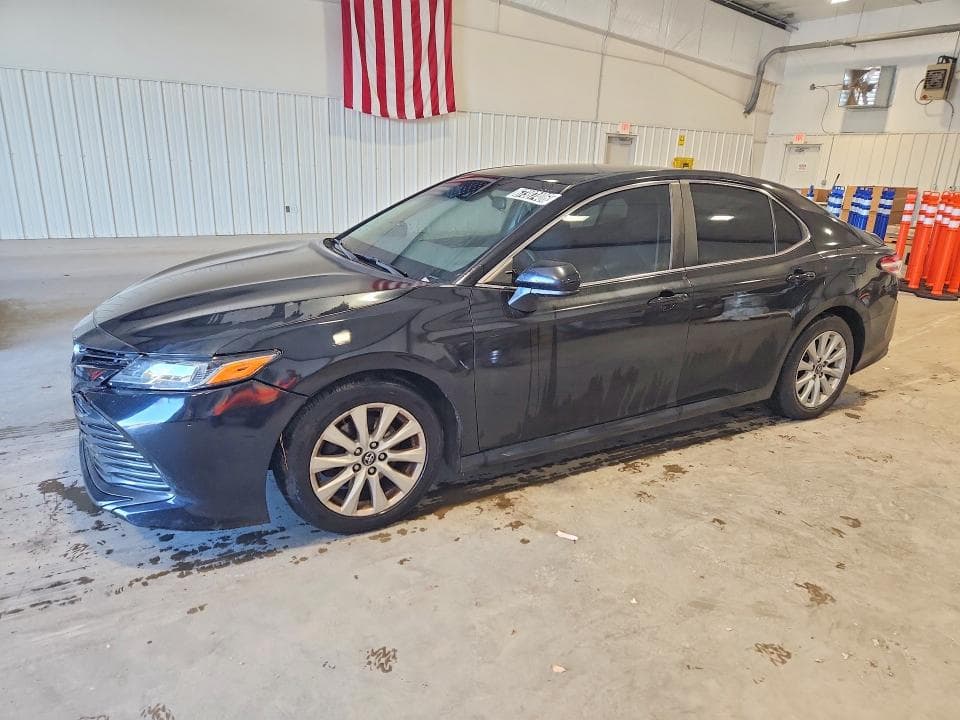 2018 TOYOTA CAMRY LE