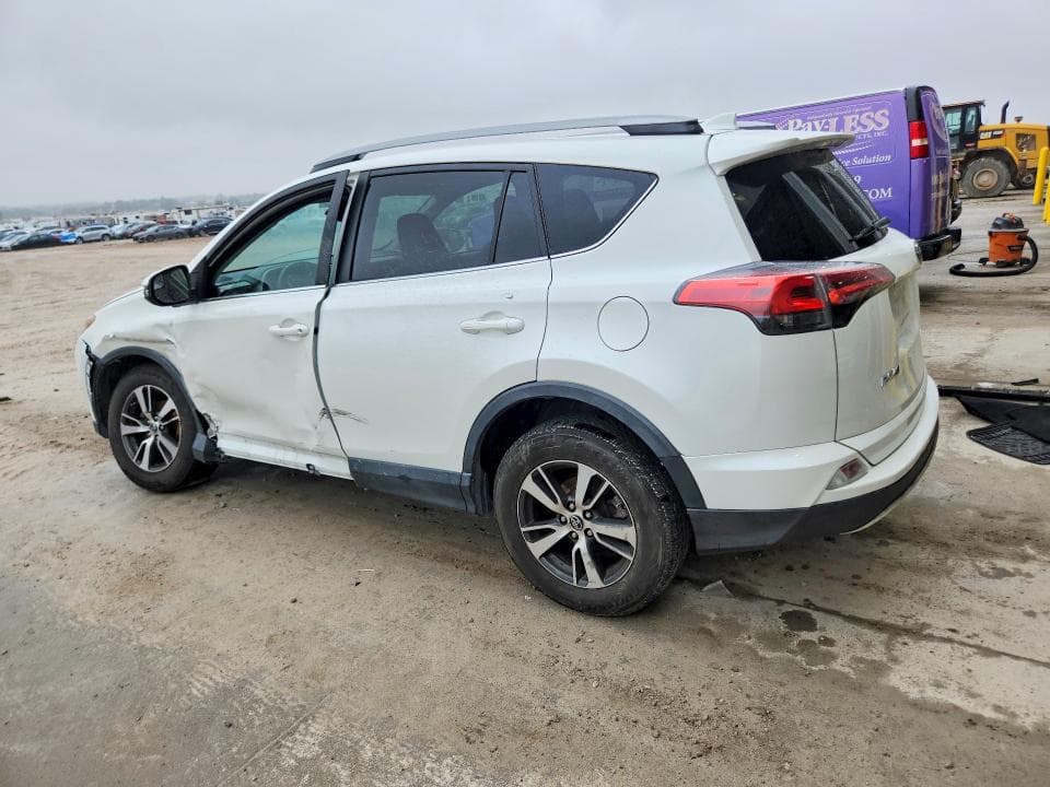 2017 TOYOTA RAV4 XLE 2