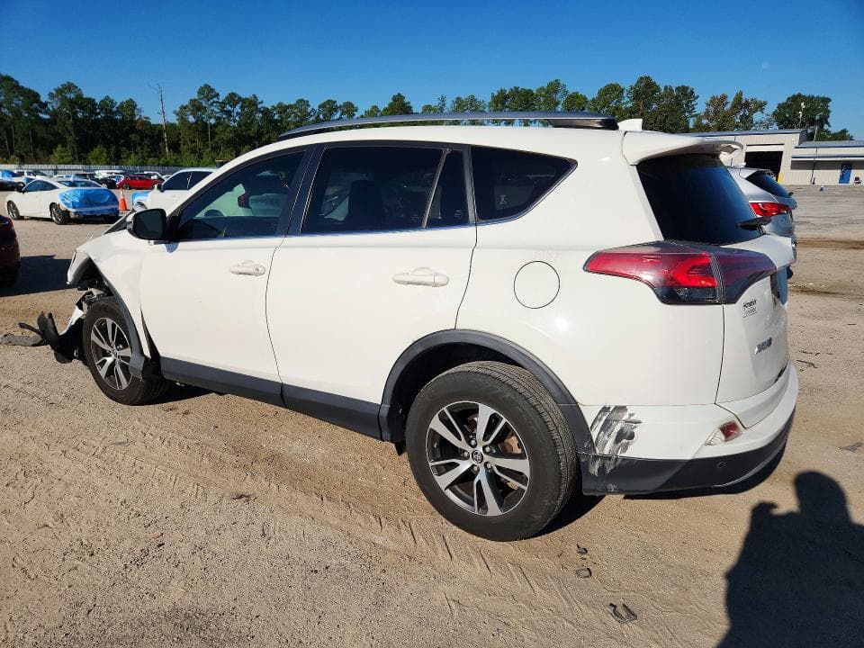 2018 TOYOTA RAV4 XLE 2