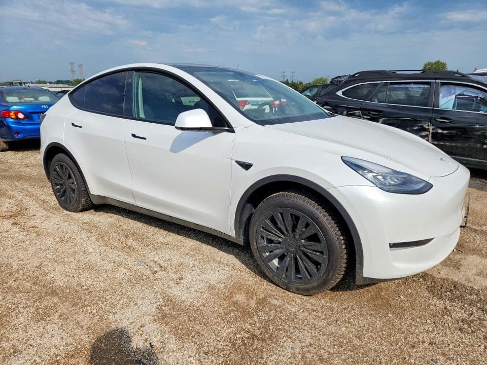 2023 TESLA MODEL Y 4