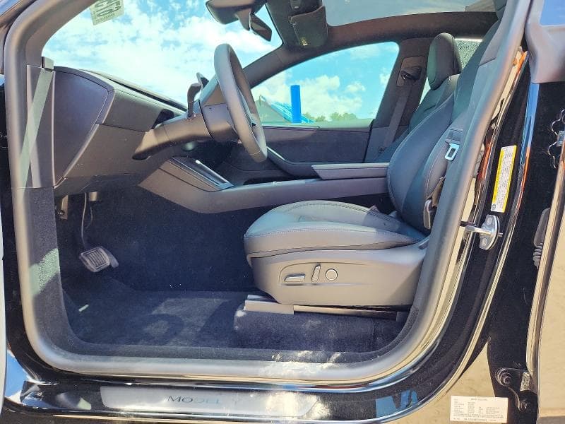 2026 TESLA MODEL Y 7