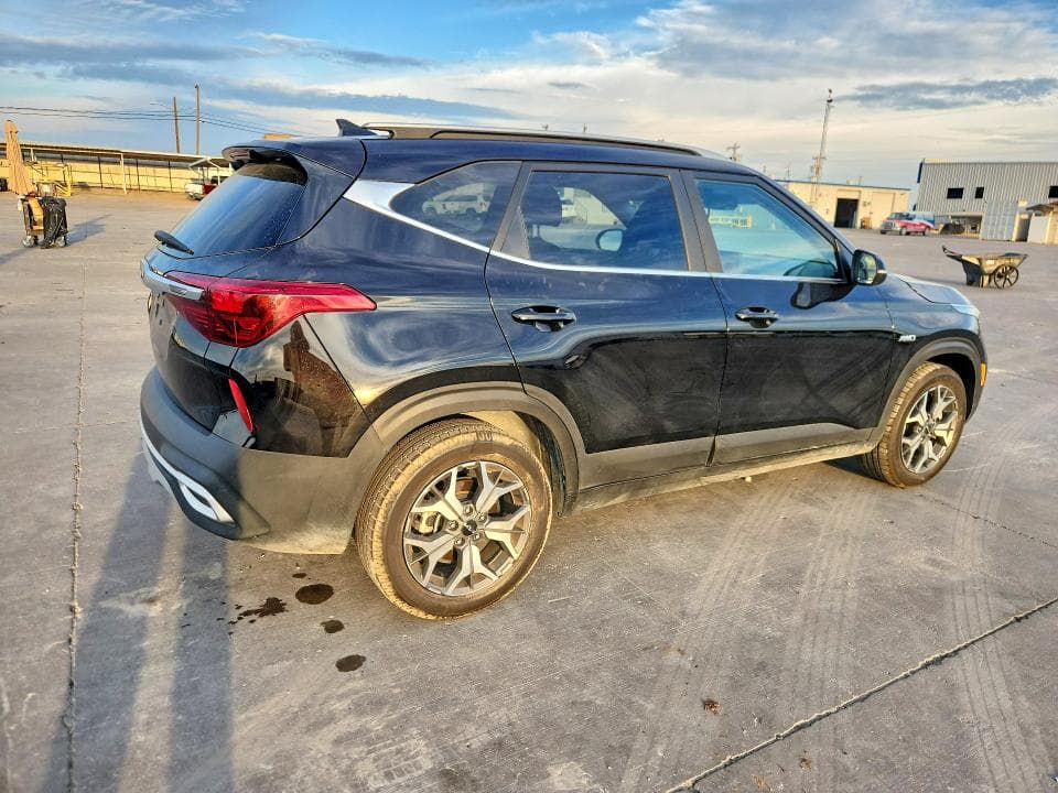 2022 KIA SELTOS EX 3