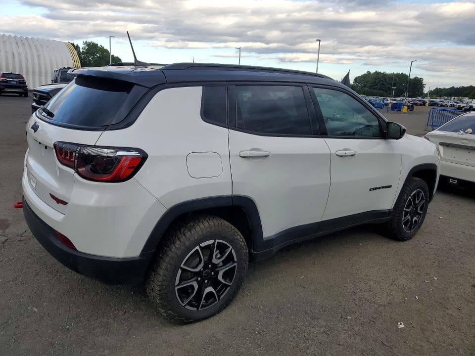 2025 JEEP COMPASS TRAILHAWK 3