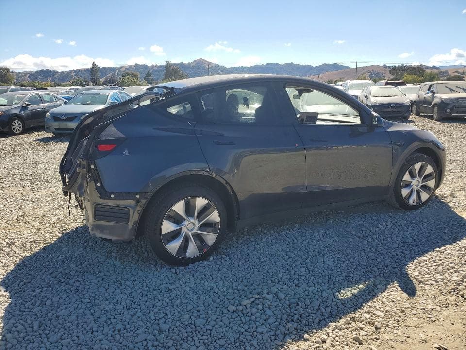2024 TESLA MODEL Y 3