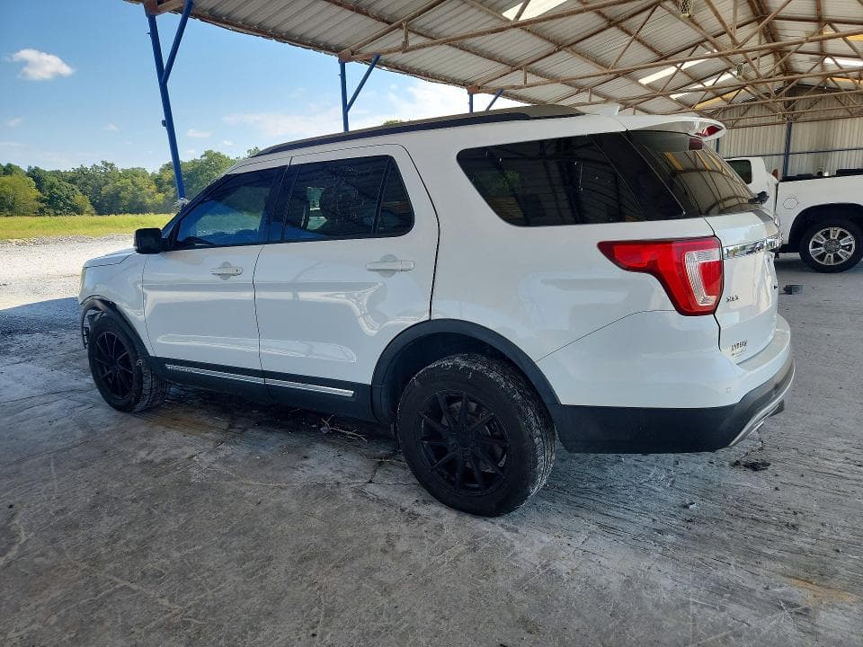 2017 FORD EXPLORER XLT 2