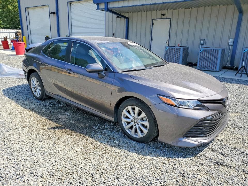 2019 TOYOTA CAMRY LE 4