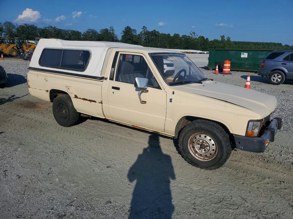 1985 TOYOTA 1 TON PICK 4