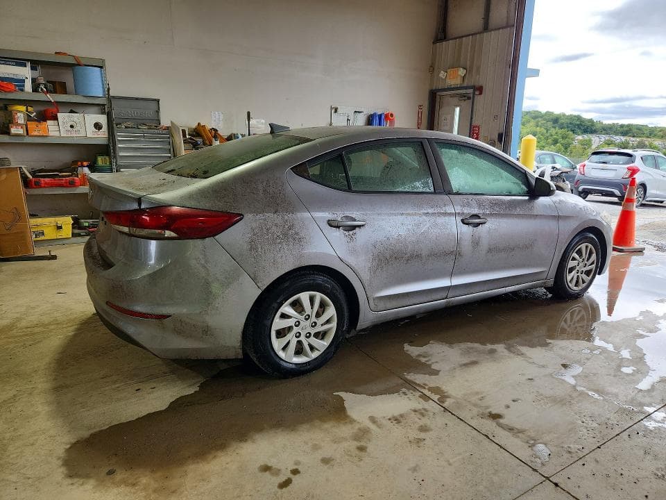 2017 HYUNDAI ELANTRA SE 3