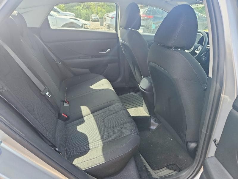 2021 HYUNDAI ELANTRA SE 10