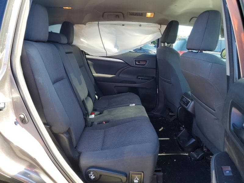 2018 TOYOTA HIGHLANDER LE 11