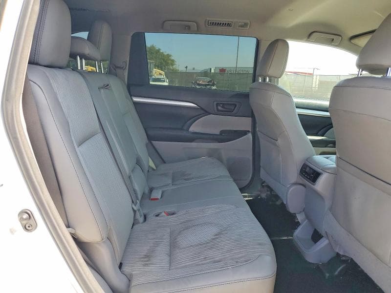 2017 TOYOTA HIGHLANDER LE PLUS 11