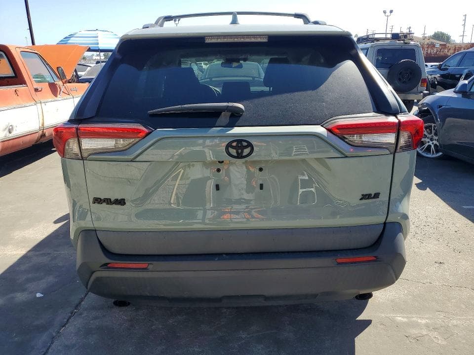 2023 TOYOTA RAV4 XLE 6