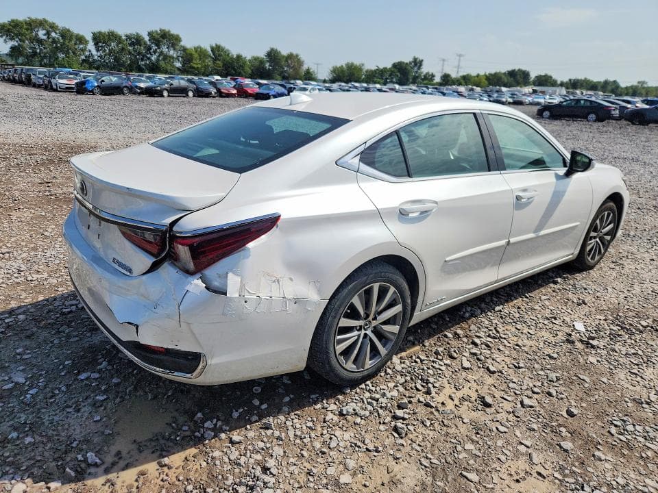 2021 LEXUS ES 300H 3