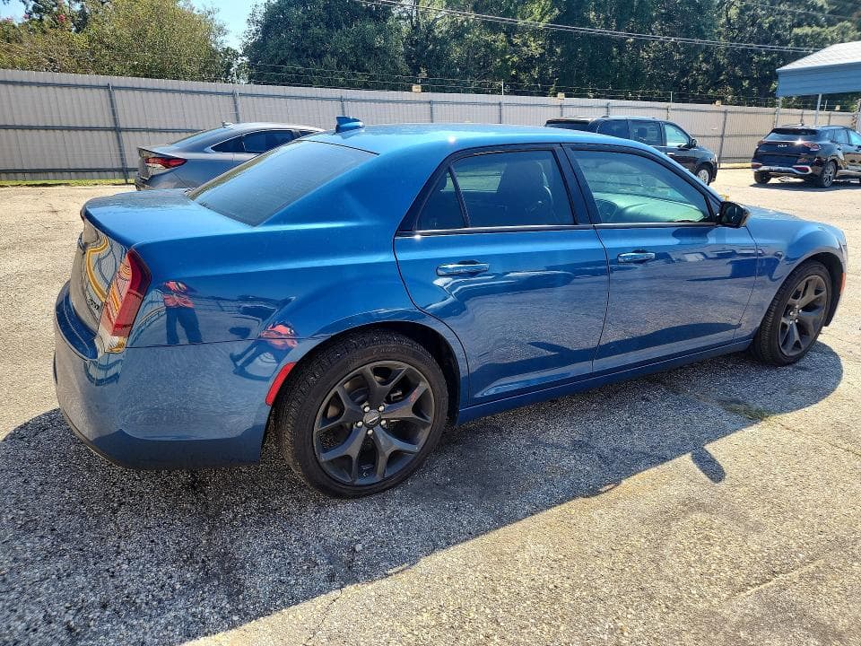 2022 CHRYSLER 300 TOURING 3